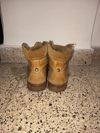 Botas de montaña piel