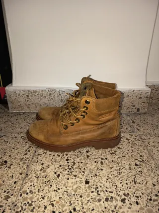 Botas de montaña piel