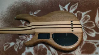 Bajo Cort Artisan A5