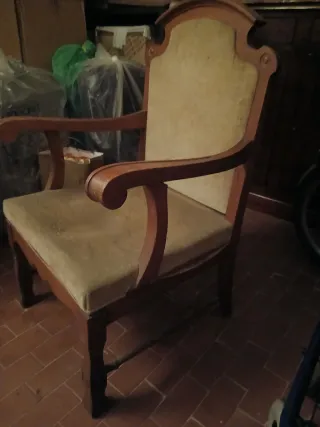 Sedia imbottita vintage in tessuto e legno