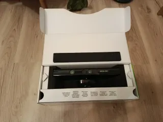 Xbox 360 Negra con Kinect y Juegos.