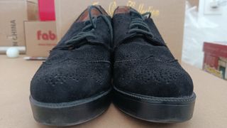 Zapatos de tacón negros para mujer