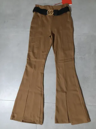 Pantaloni a zampa stile vintage – vita alta