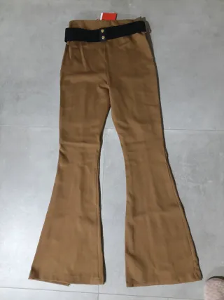 Pantaloni a zampa stile vintage – vita alta