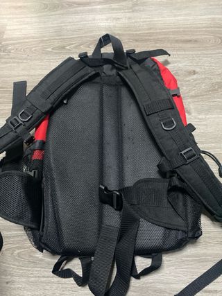 Mochila Kukuxumusu Roja y Negra