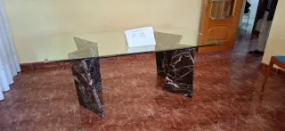 Mesa comedor cristal y mármol negro