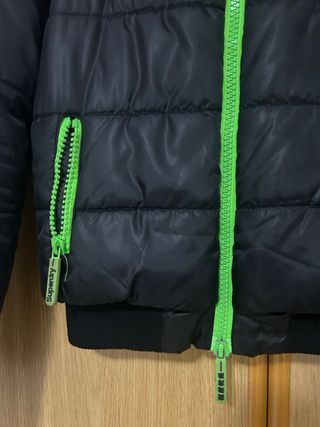 Anorak Superdry Negro y Verde Mujer