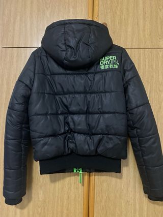 Anorak Superdry Negro y Verde Mujer