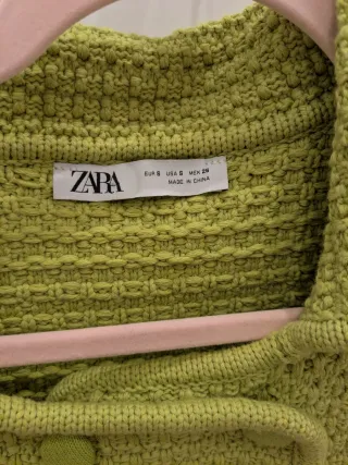 Chaqueta Zara verde lima texturizada Talla S