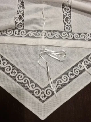 Tenda ricamata altezza regolabile