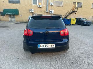 Volkswaguen  Golf 2004