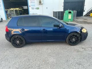 Volkswaguen  Golf 2004