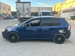 Volkswaguen  Golf 2004