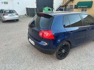 Volkswaguen  Golf 2004