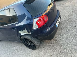 Volkswaguen  Golf 2004