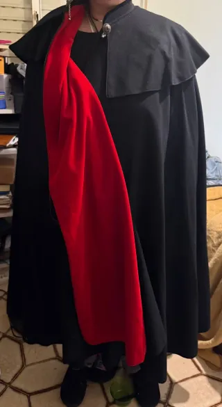 Capa Caballero Pura Lana Virgen Negra Roja