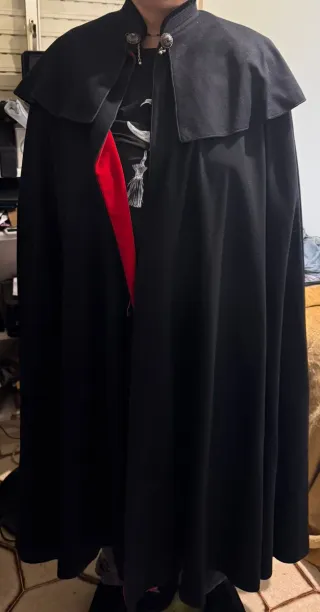 Capa Caballero Pura Lana Virgen Negra Roja