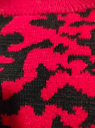 Vestido de punto estampado rojo y negro