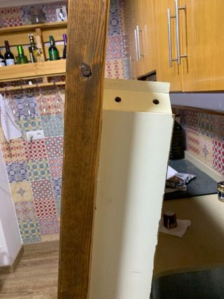 Mesa de salón de madera