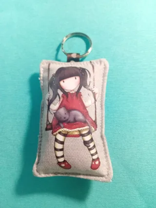 Llavero tela Gorjuss niña con gato