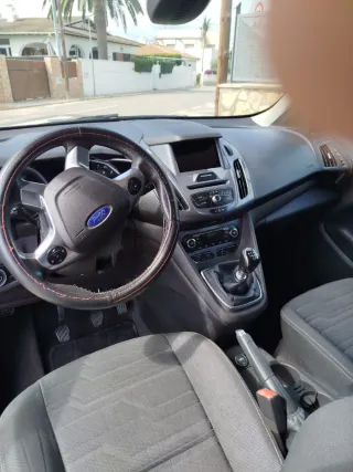 Ford E-Tourneo Courier 2018