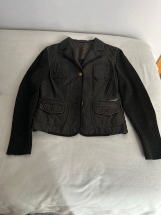 Chaqueta de piel y tejido marrón