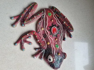 Rana decorativa da parete multicolor