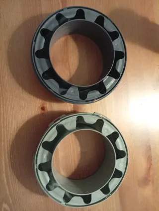 Contenedor de pañales blanco y negro Tommy teppee