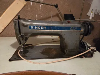 Máquina de coser Singer antigua 401