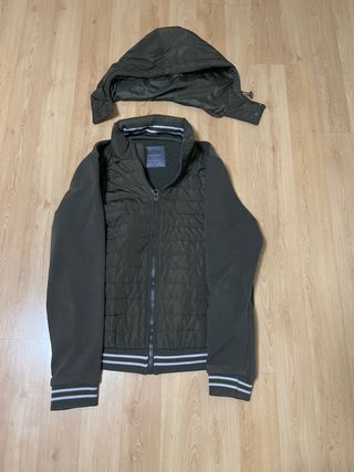 Chaqueta Zara Verde Militar con Capucha