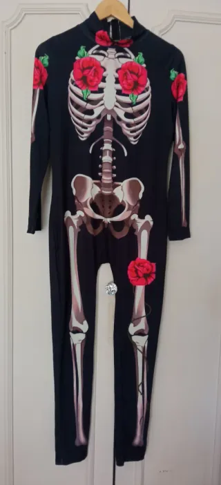 Mono esqueleto con rosas Talla XL sin estrenar
