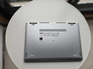 Portátil táctil 360° Lenovo Yoga –SSD muy cuidado