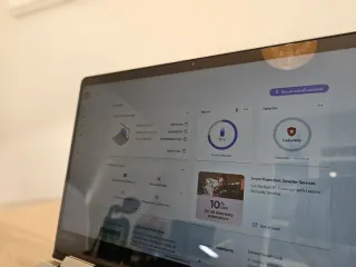 Portátil táctil 360° Lenovo Yoga –SSD muy cuidado