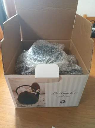 Tetera de hierro fundido negra