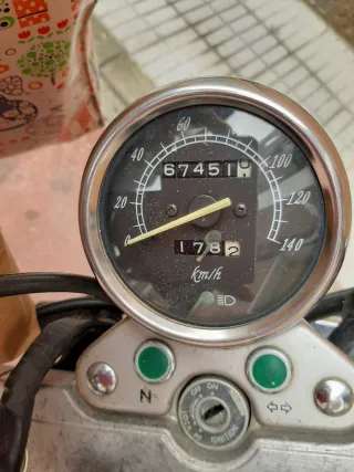 Suzuki GZ250Y Custom