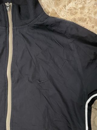 Chaqueta Deportiva Nike Vintage Negra/Dorada