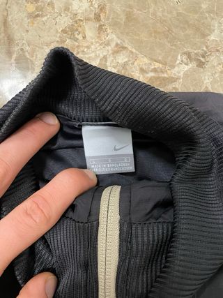 Chaqueta Deportiva Nike Vintage Negra/Dorada