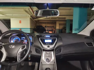 Hyundai Elantra 2011 132cv gasolina C