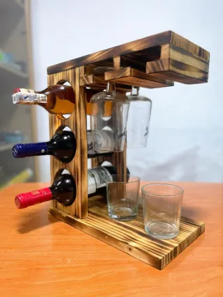 Mobile espositore per vino e liquori