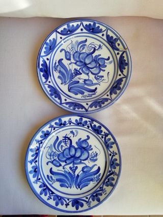 Dos Platos Decorativos