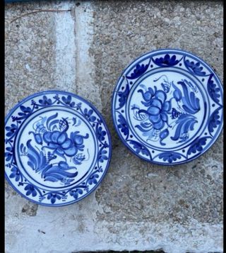 Dos Platos Decorativos