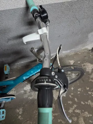 Bicicleta infantil azul