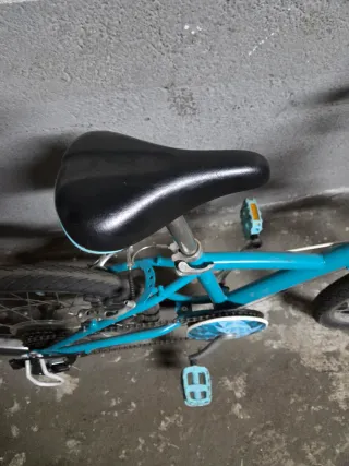 Bicicleta infantil azul