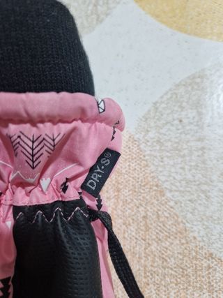 Guantes de esquí marca Sinner talla 4-5 años.