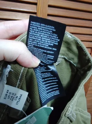 Pantalones cargo verde militar EUR 44