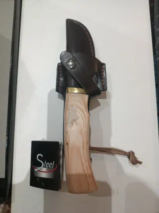 Cuchillo de monte AlbaInox con funda