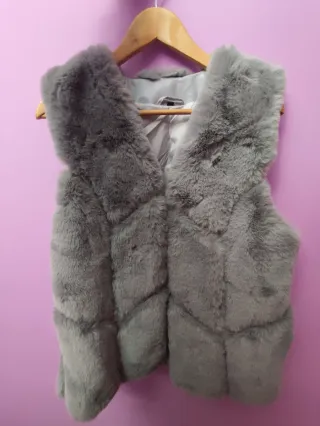 Chaleco de pelo gris