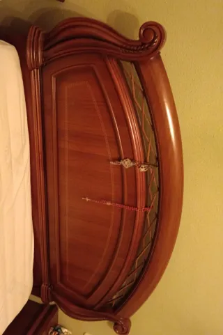 Urge venta: Cama de matrimonio madera. Cómo nueva