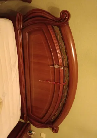Urge venta: Cama de matrimonio madera. Cómo nueva