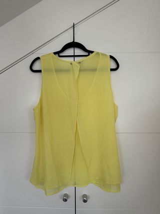 Camisa sin mangas amarilla